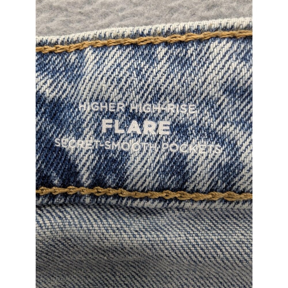 Old Navy Higher High-Rise Flare Jeans Womens 10 Blue Light Wash Denim 32x32 - Picture 15 of 16